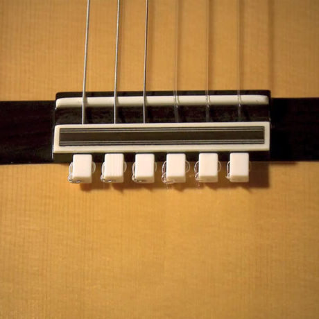 String-Tie for Guitar
